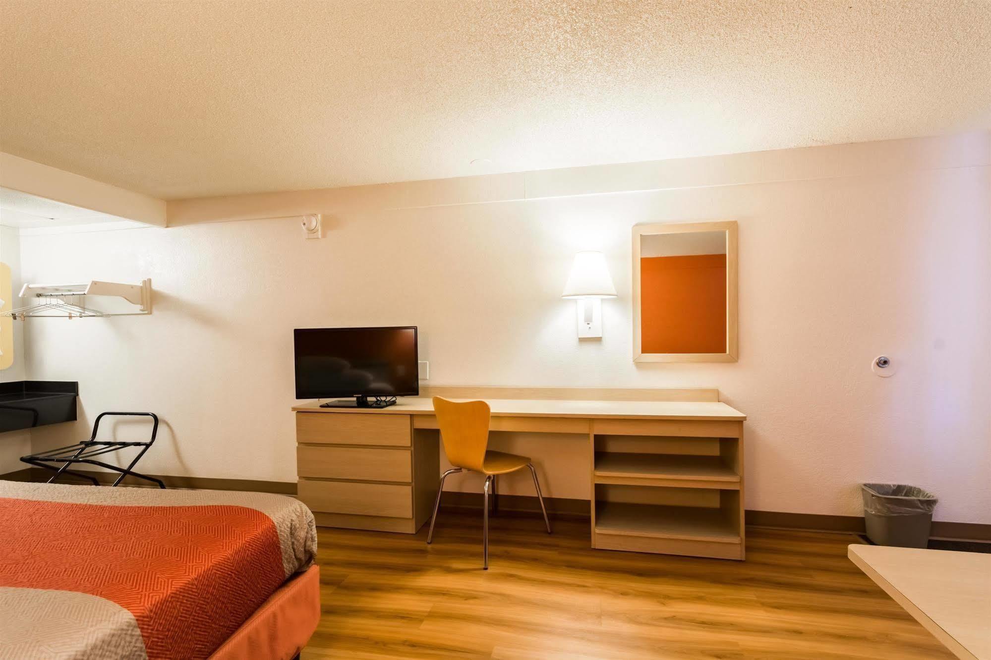 Travelodge By Wyndham Essington / Philadelphia Airport Exterior foto