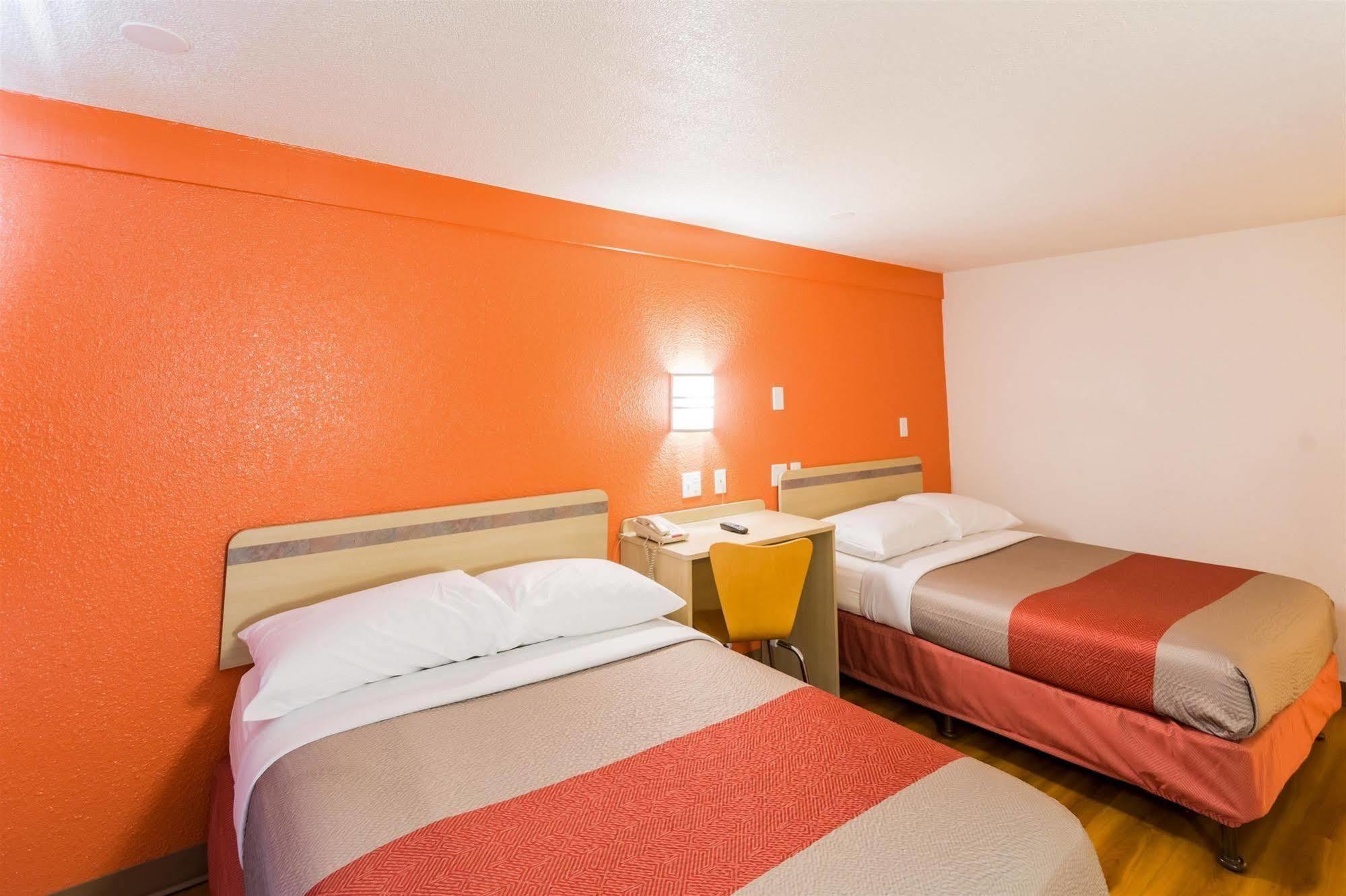 Travelodge By Wyndham Essington / Philadelphia Airport Exterior foto